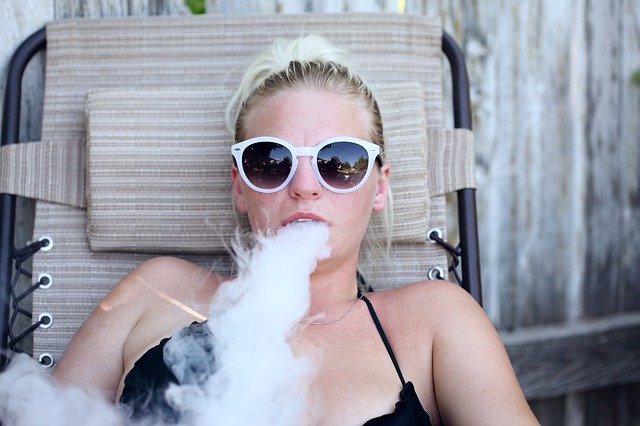 lady vaping